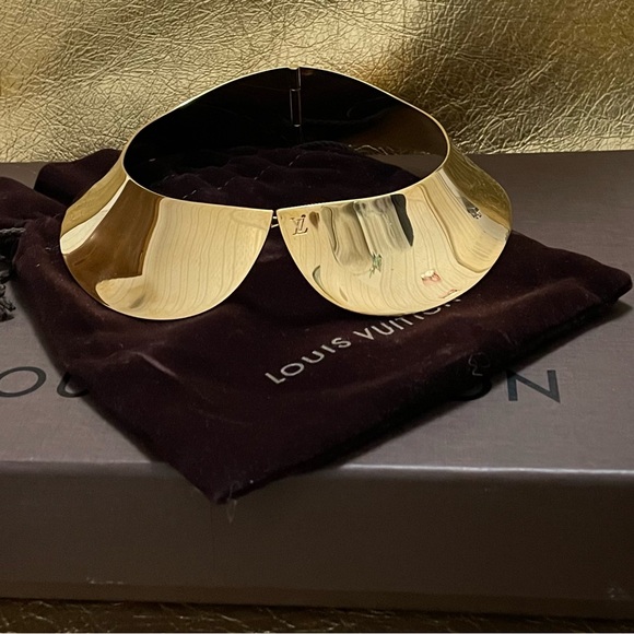 Louis Vuitton gold peter pan collar - Picture 2 of 8